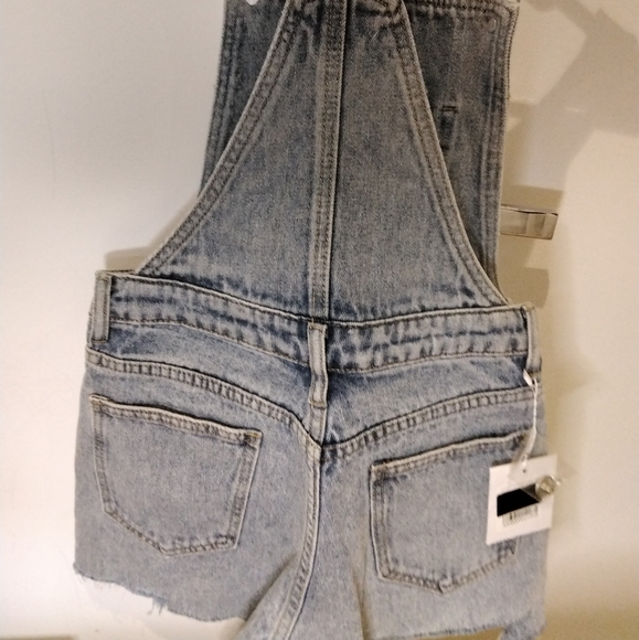 Adika - Picture 2 of 3